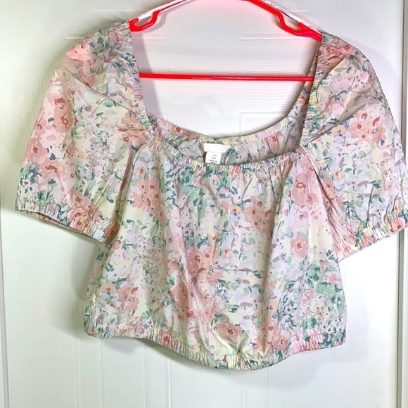 H&M - NWT Light Floral Crop Top Size Small - Picture 1 of 7
